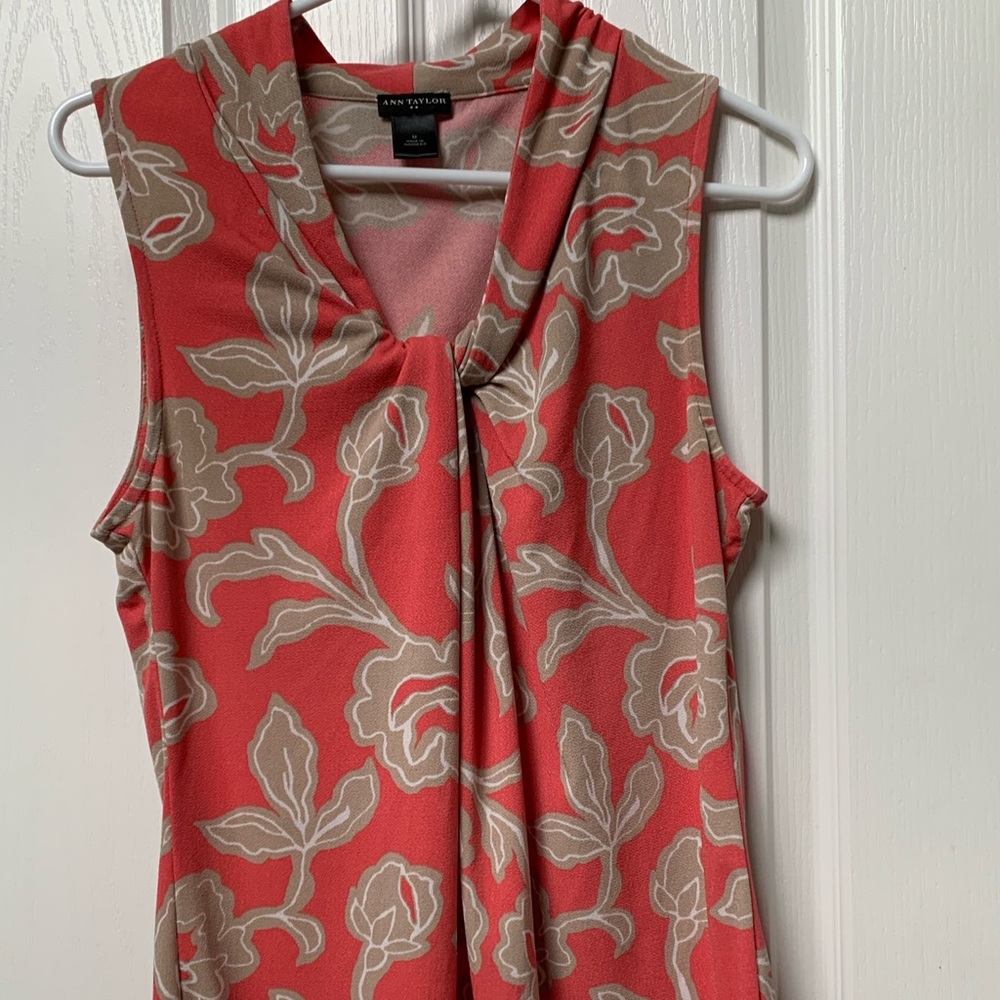 Ann Taylor sleeveless top, salmon color Medium